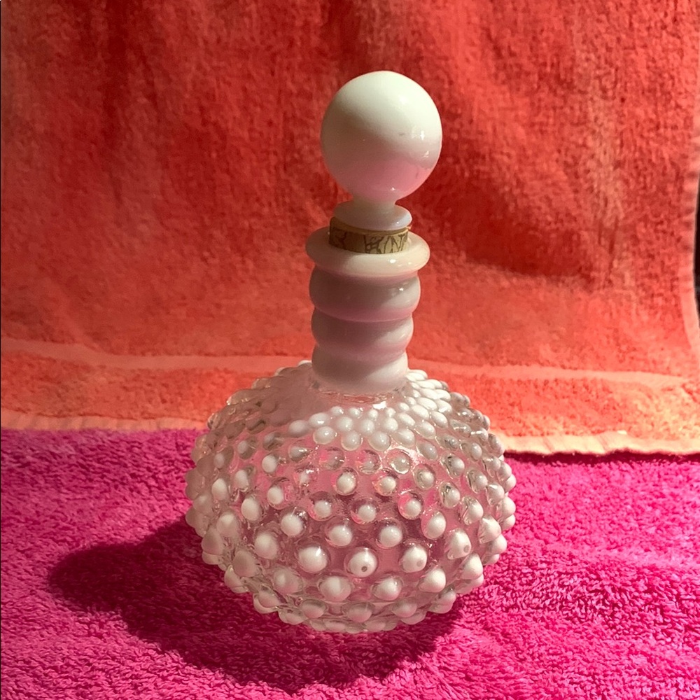 Vintage Fenton White Hobnail Glass Perfume/Apothecary Bottle with Stopper
